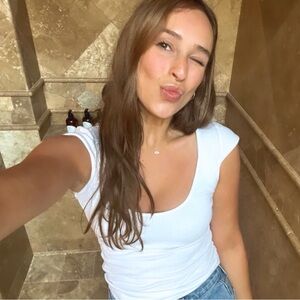 Meet your Posher, Isabella